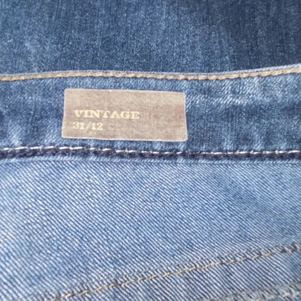 American vintage embroidered pocket jeans